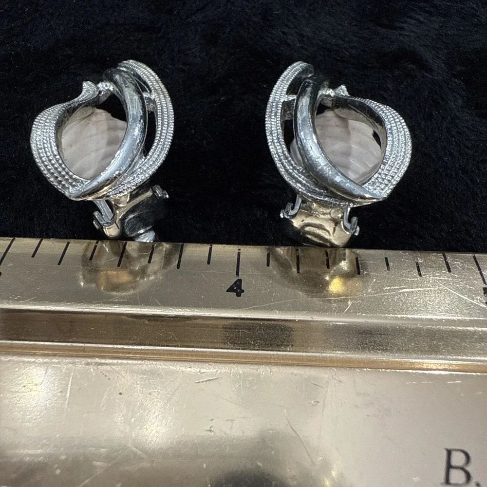 VINTAGE SARAH COVENTRY SILVER SWIRL PIN/BROOCH W/MATCHING CLIP ON EARRINGS SET
